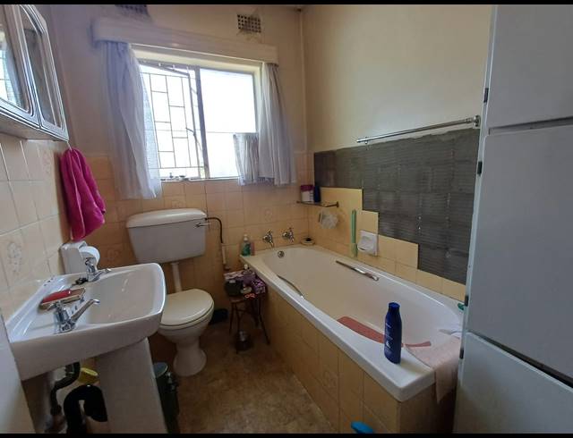 3 BEDROOM HOUSE FOR SALE IN DERSLEY